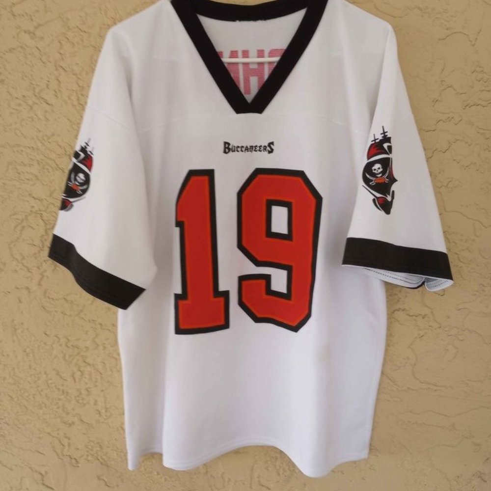 EXTRA LARGE BUCS JERSEY